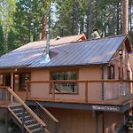 Cub House- Cozy Cabin Inside Yosemite- Dog Friendly