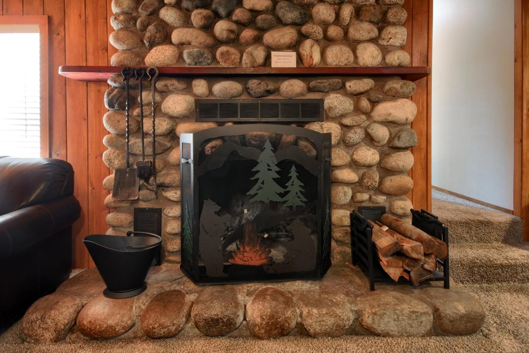 Cub House * North Wawona