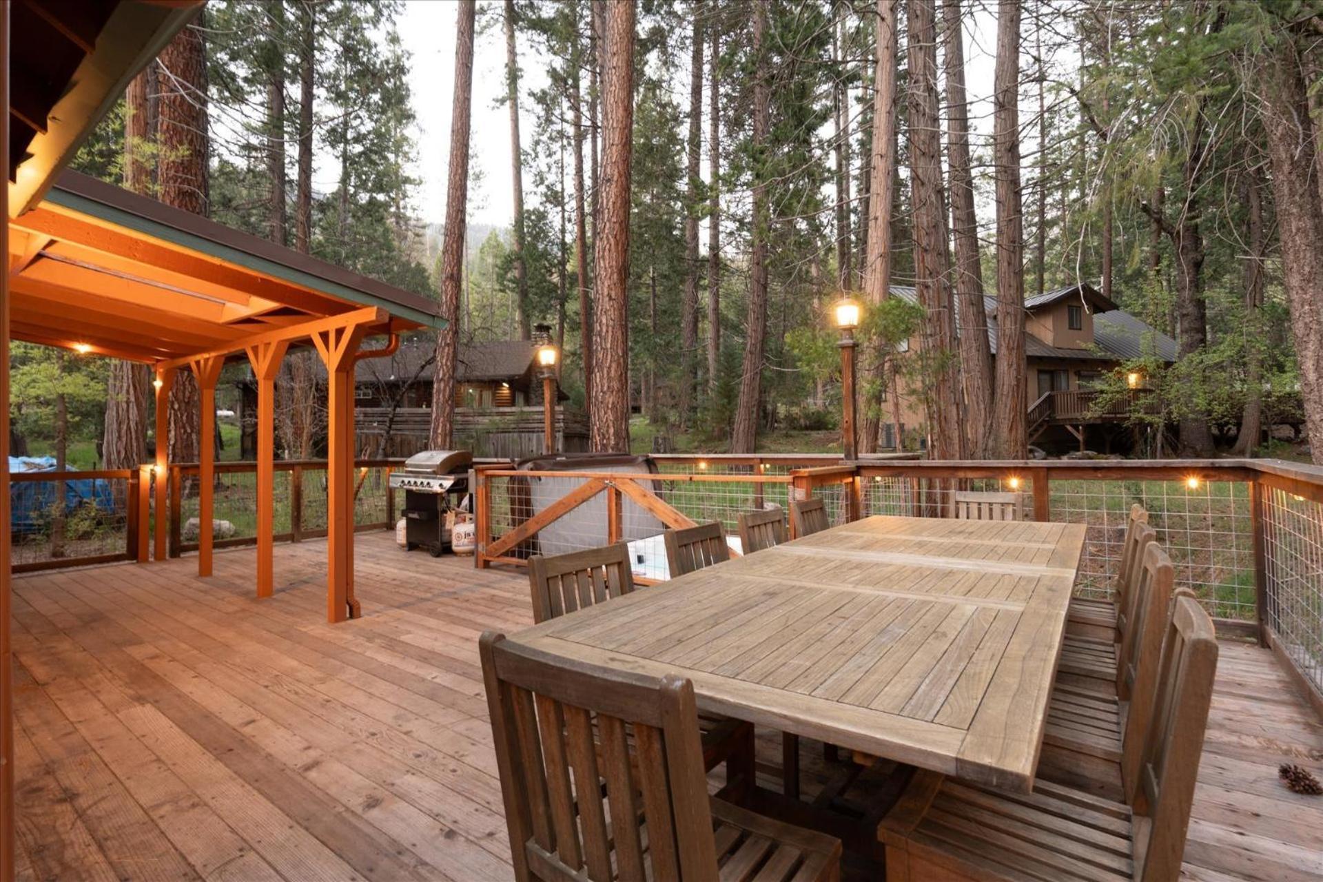 Cub House- Remodeled Inside Yosemite With New Hot Tub And